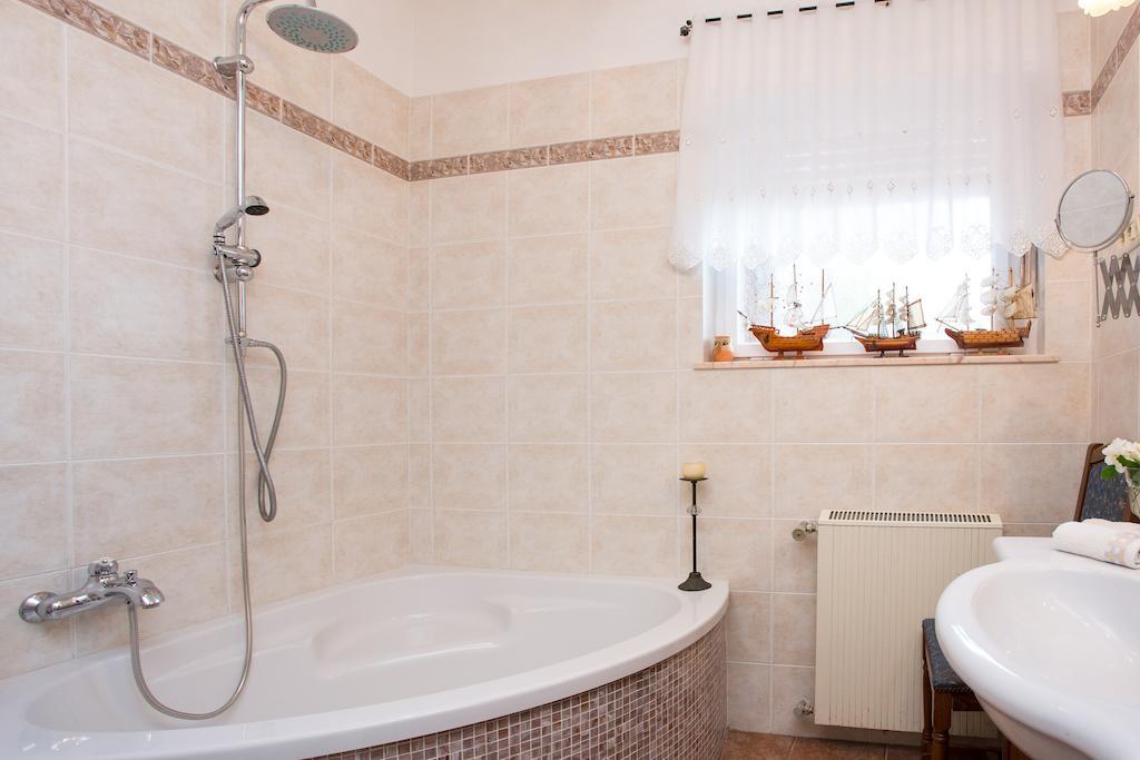 Apartment Doris Опатия Стая снимка